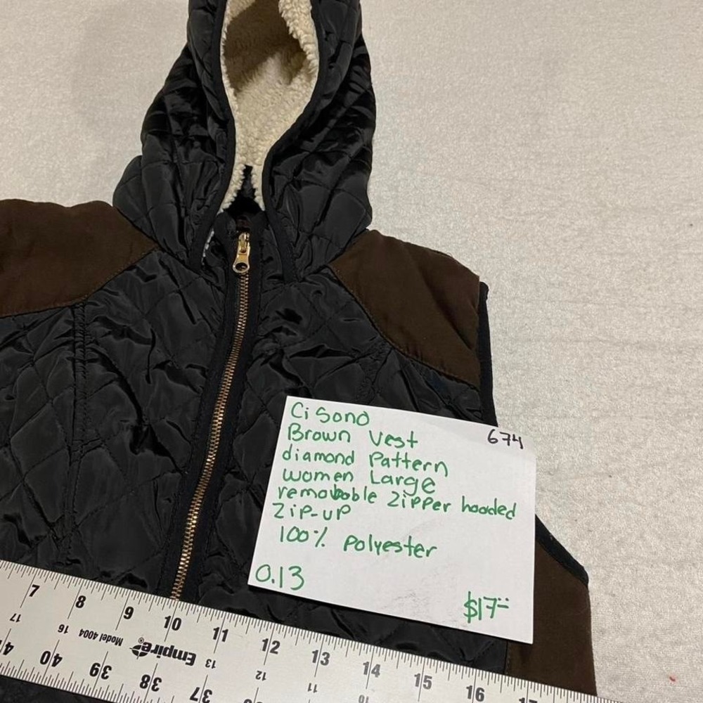 Ci Sono brown vest with hood and zipper pockets. Size women Large. SKU674 - Picture 2 of 8